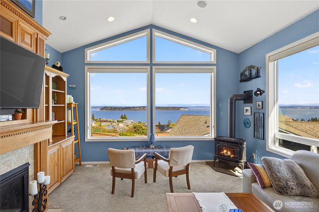 4621 Tanner View Drive, Clinton, WA 98236