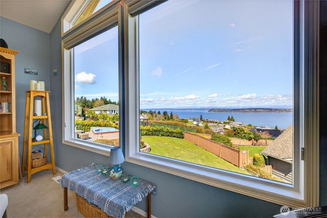 4621 Tanner View Drive, Clinton, WA 98236