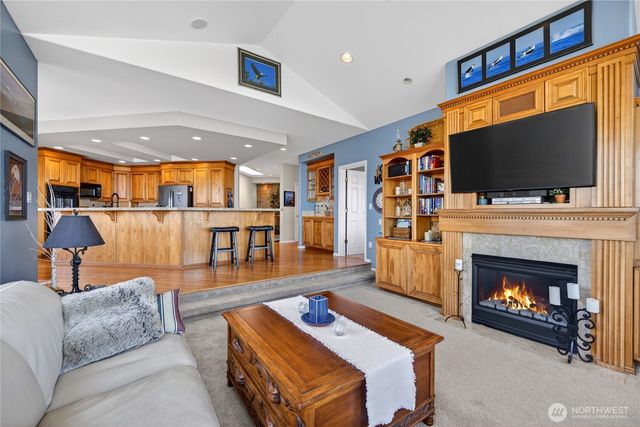 4621 Tanner View Drive, Clinton, WA 98236