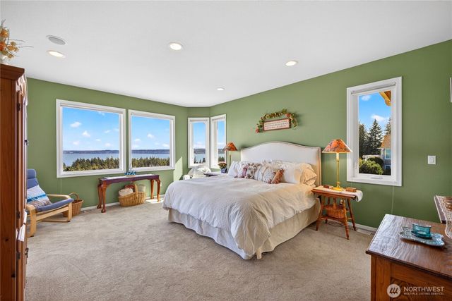 4621 Tanner View Drive, Clinton, WA 98236