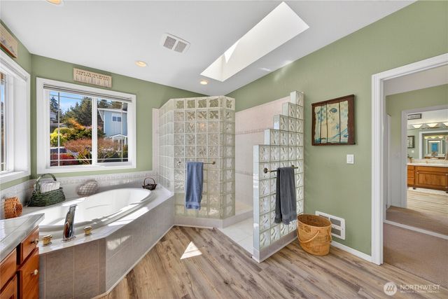 4621 Tanner View Drive, Clinton, WA 98236