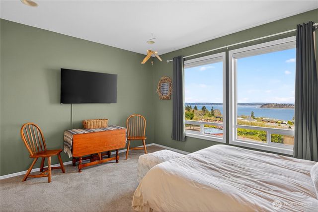 4621 Tanner View Drive, Clinton, WA 98236