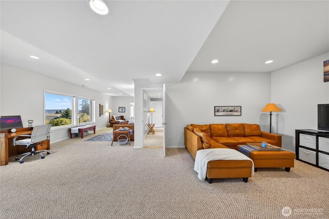 4621 Tanner View Drive, Clinton, WA 98236