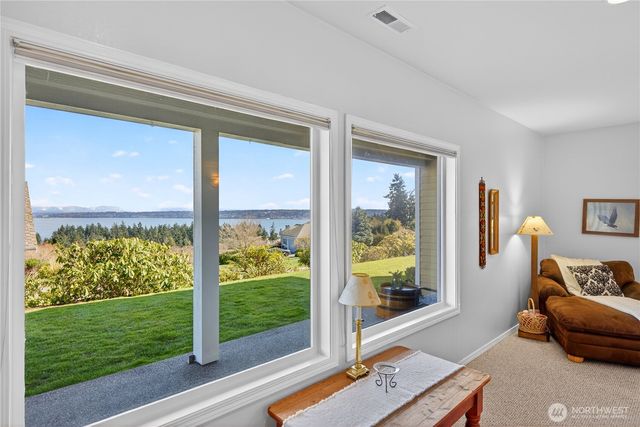 4621 Tanner View Drive, Clinton, WA 98236