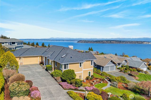 4621 Tanner View Drive, Clinton, WA 98236