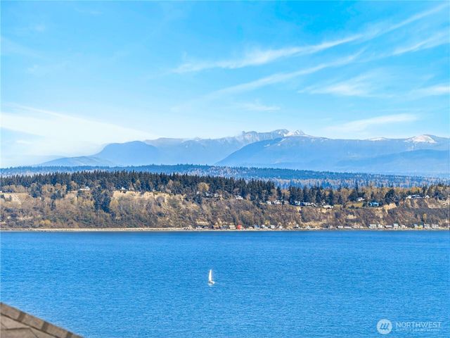 4621 Tanner View Drive, Clinton, WA 98236