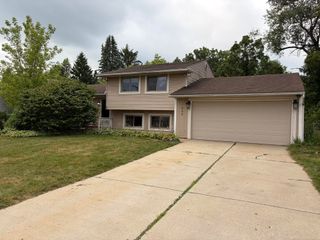 3090 Ripple Way, White Lake Twp, MI 48383