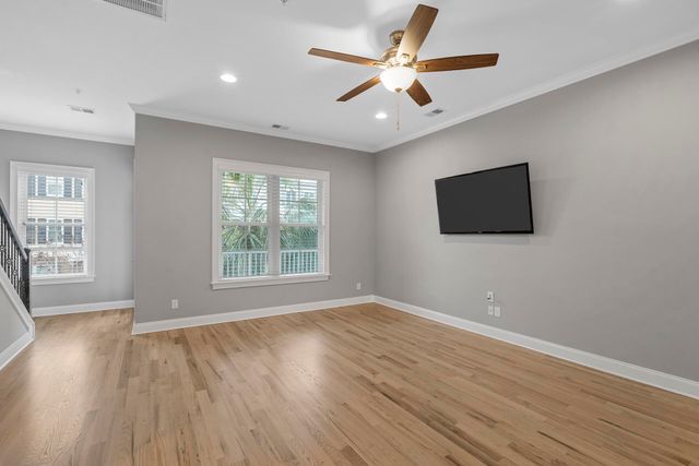 656 Coleman Boulevard 202, Mount Pleasant, SC 29464