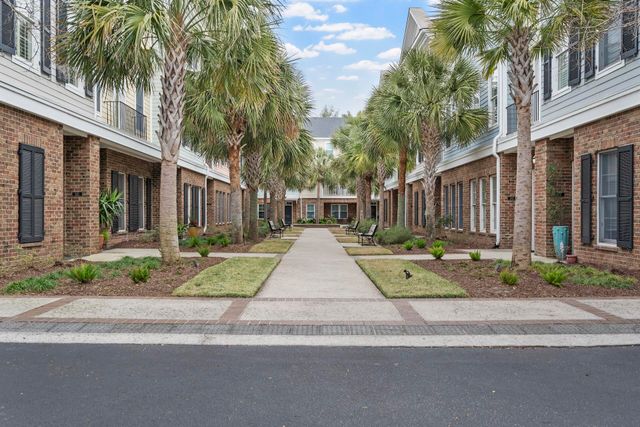 656 Coleman Boulevard 202, Mount Pleasant, SC 29464