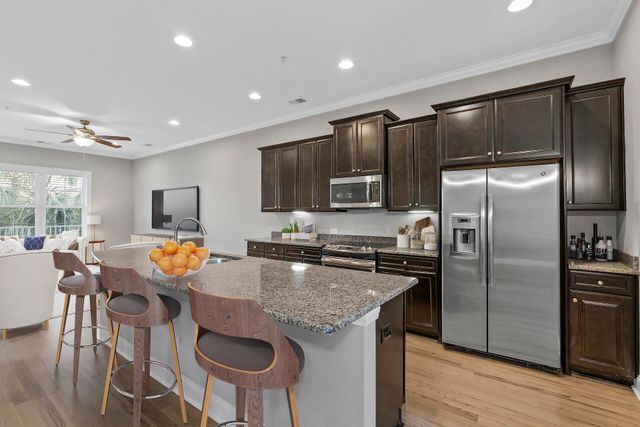 656 Coleman Boulevard 202, Mount Pleasant, SC 29464