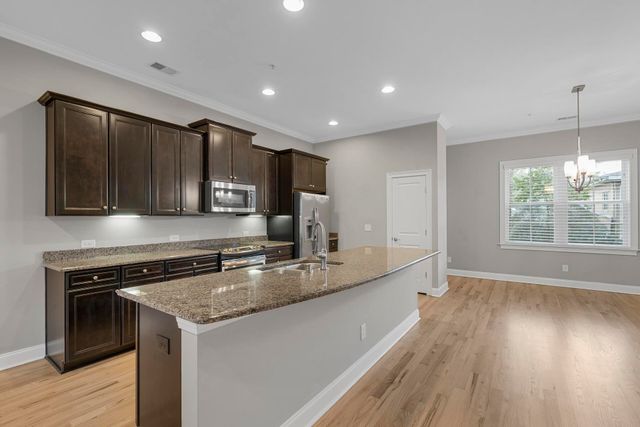 656 Coleman Boulevard 202, Mount Pleasant, SC 29464