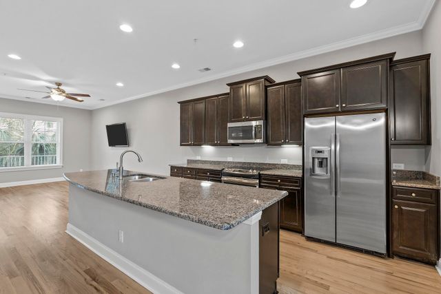 656 Coleman Boulevard 202, Mount Pleasant, SC 29464