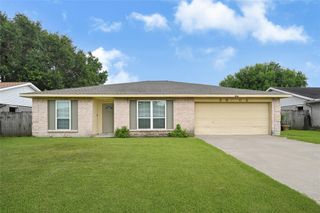 9804 Thrush Street, Houston, TX 77571