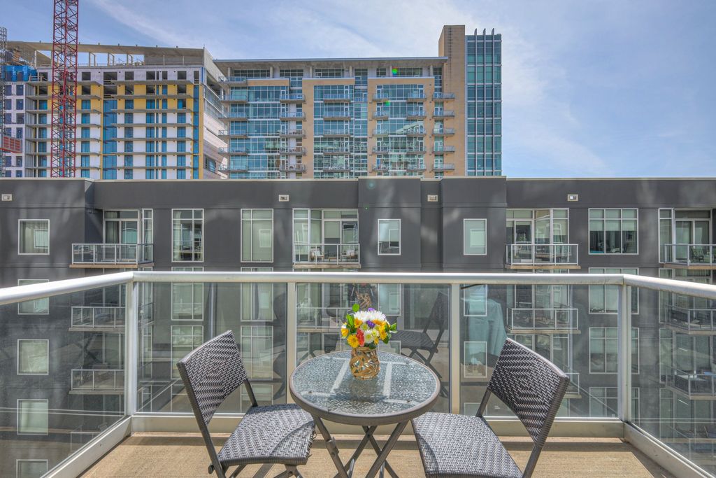 600 12th Ave S Apt 803, Nashville, TN 37203