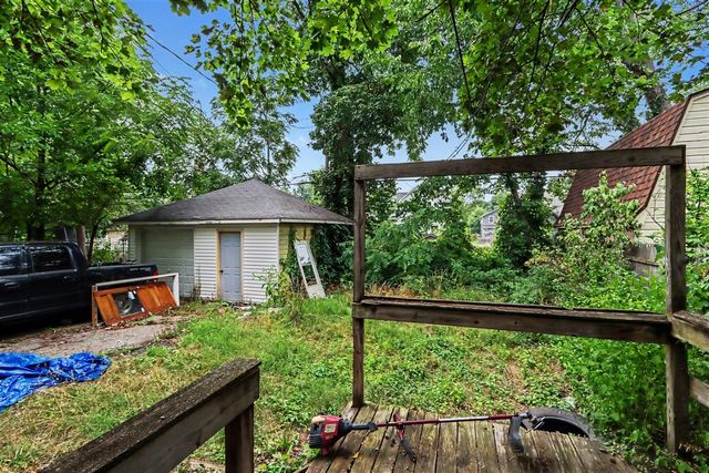 1701 Lay Boulevard, Kalamazoo, MI 49001