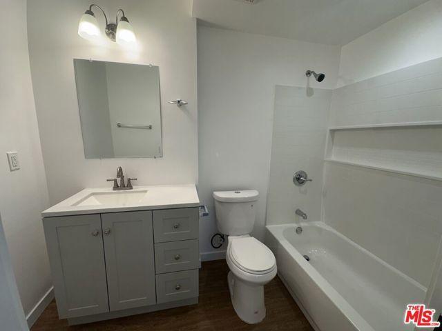 869 Glenway Drive 8, Inglewood, CA 90302