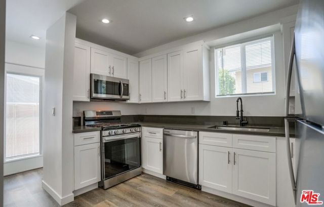 869 Glenway Drive 8, Inglewood, CA 90302