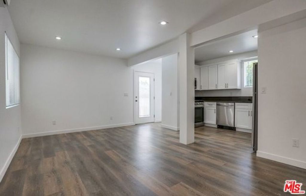 869 Glenway Drive 8, Inglewood, CA 90302