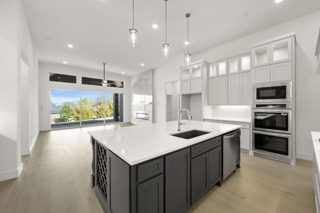 448 Willie Way, Burleson, TX 76028