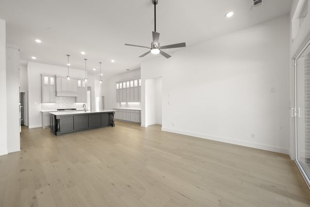 448 Willie Way, Burleson, TX 76028