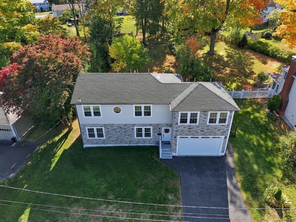 18 Elmcrest Road, North Andover, MA 01845