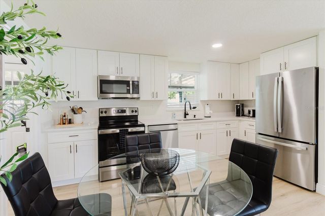 916 17TH STREET N, St Petersburg, FL 33713