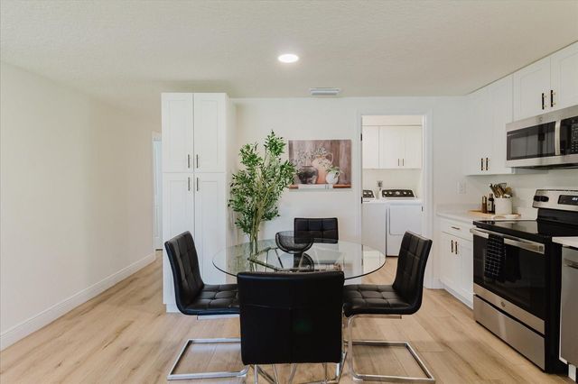 916 17TH STREET N, St Petersburg, FL 33713