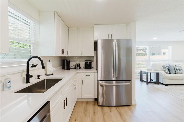 916 17TH STREET N, St Petersburg, FL 33713