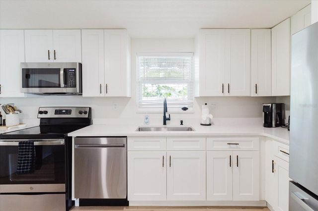 916 17TH STREET N, St Petersburg, FL 33713