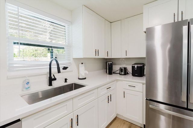 916 17TH STREET N, St Petersburg, FL 33713