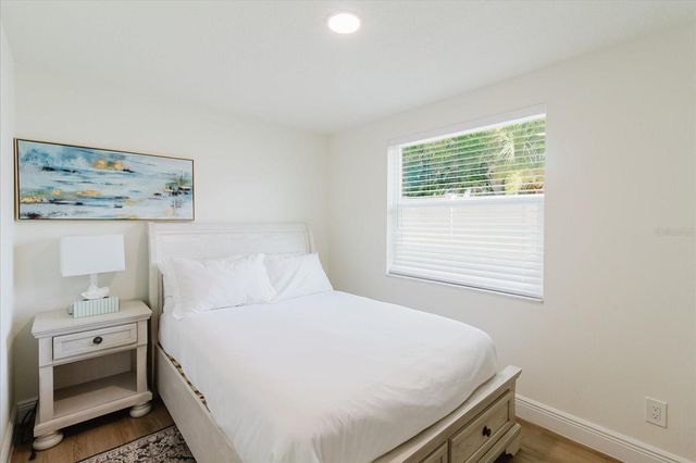 916 17TH STREET N, St Petersburg, FL 33713