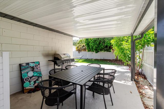 916 17TH STREET N, St Petersburg, FL 33713