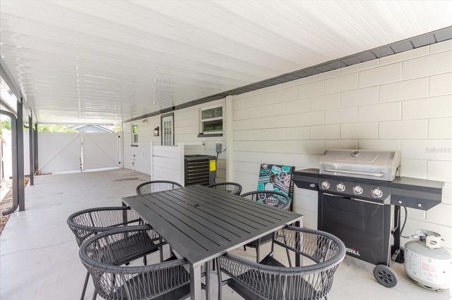 916 17TH STREET N, St Petersburg, FL 33713