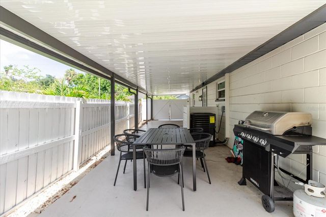 916 17TH STREET N, St Petersburg, FL 33713