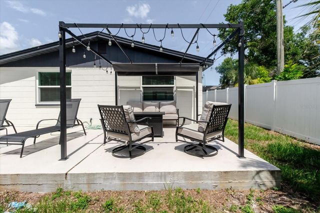 916 17TH STREET N, St Petersburg, FL 33713