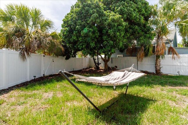 916 17TH STREET N, St Petersburg, FL 33713
