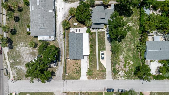 916 17TH STREET N, St Petersburg, FL 33713
