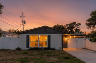 916 17TH STREET N, St Petersburg, FL 33713