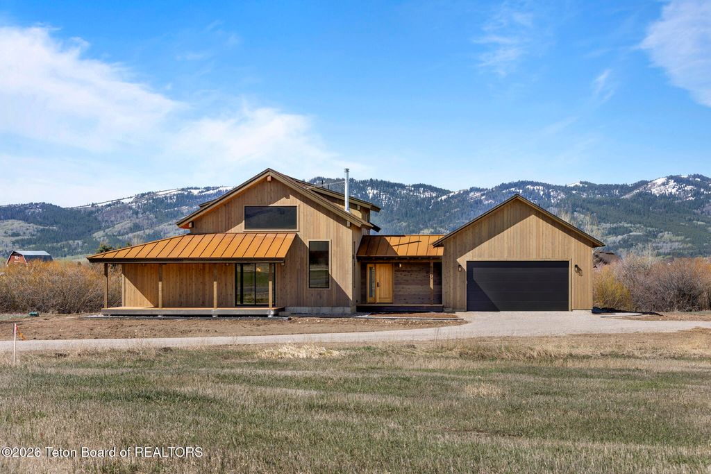 6322 FOX SPRINGS Drive, Victor, ID 83455 photo 2