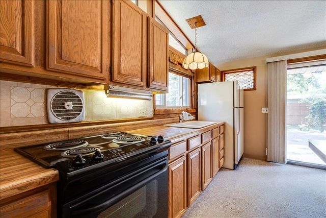 826 N Crestline St, Wichita, KS 67212