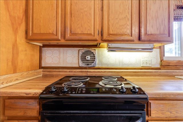 826 N Crestline St, Wichita, KS 67212