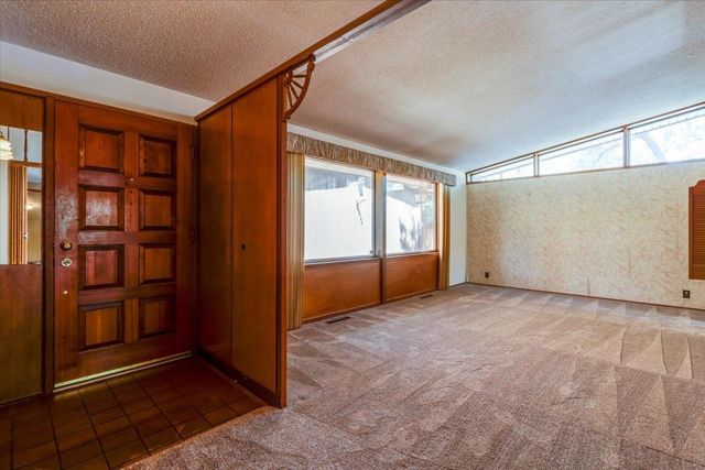 826 N Crestline St, Wichita, KS 67212