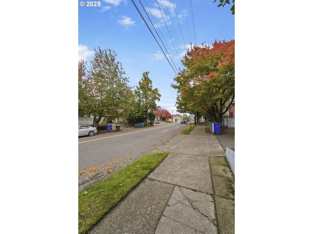 1910 Se STARK St, Portland, OR 97214