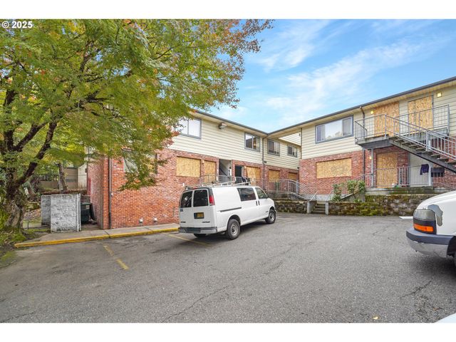 1910 Se STARK St, Portland, OR 97214