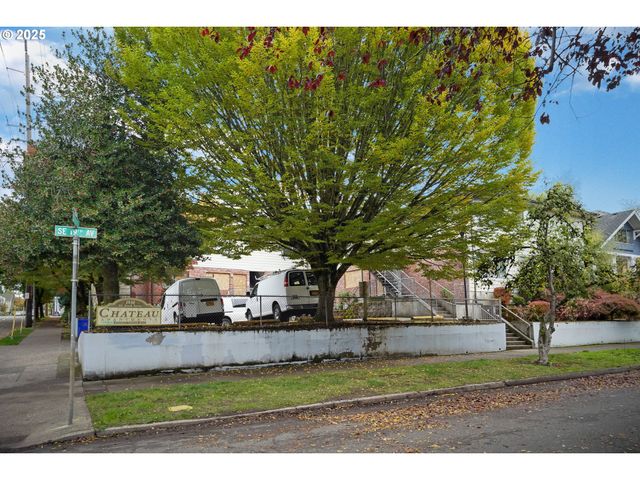 1910 Se STARK St, Portland, OR 97214