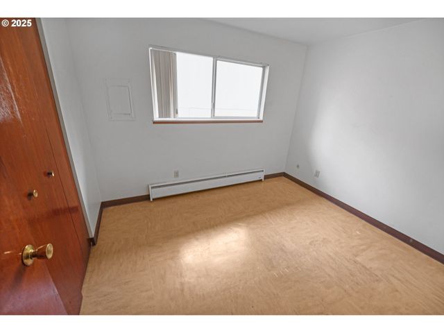 1910 Se STARK St, Portland, OR 97214