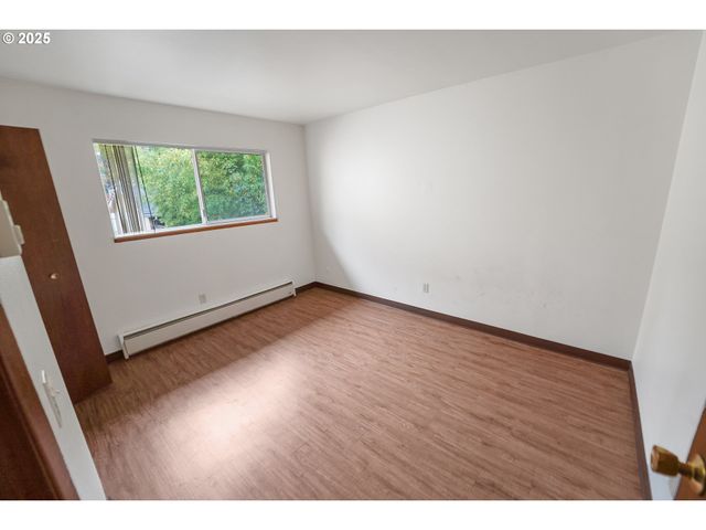 1910 Se STARK St, Portland, OR 97214