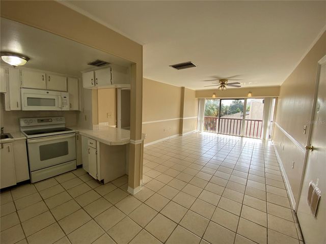 8602 HURON COURT 50, Tampa, FL 33614