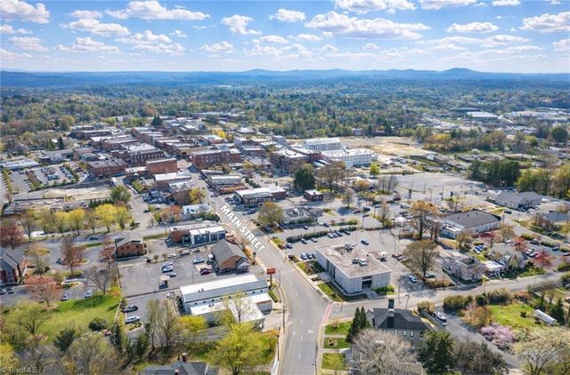 607 N Main Street, Mount Airy, NC 27030