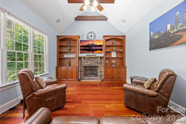 6830 Goose Point Drive, Denver, NC 28037